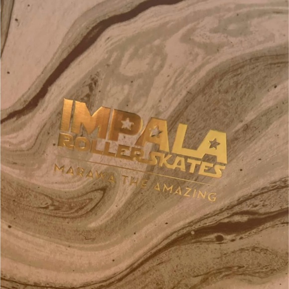 Golden Roller Skates - Picture 7 of 7